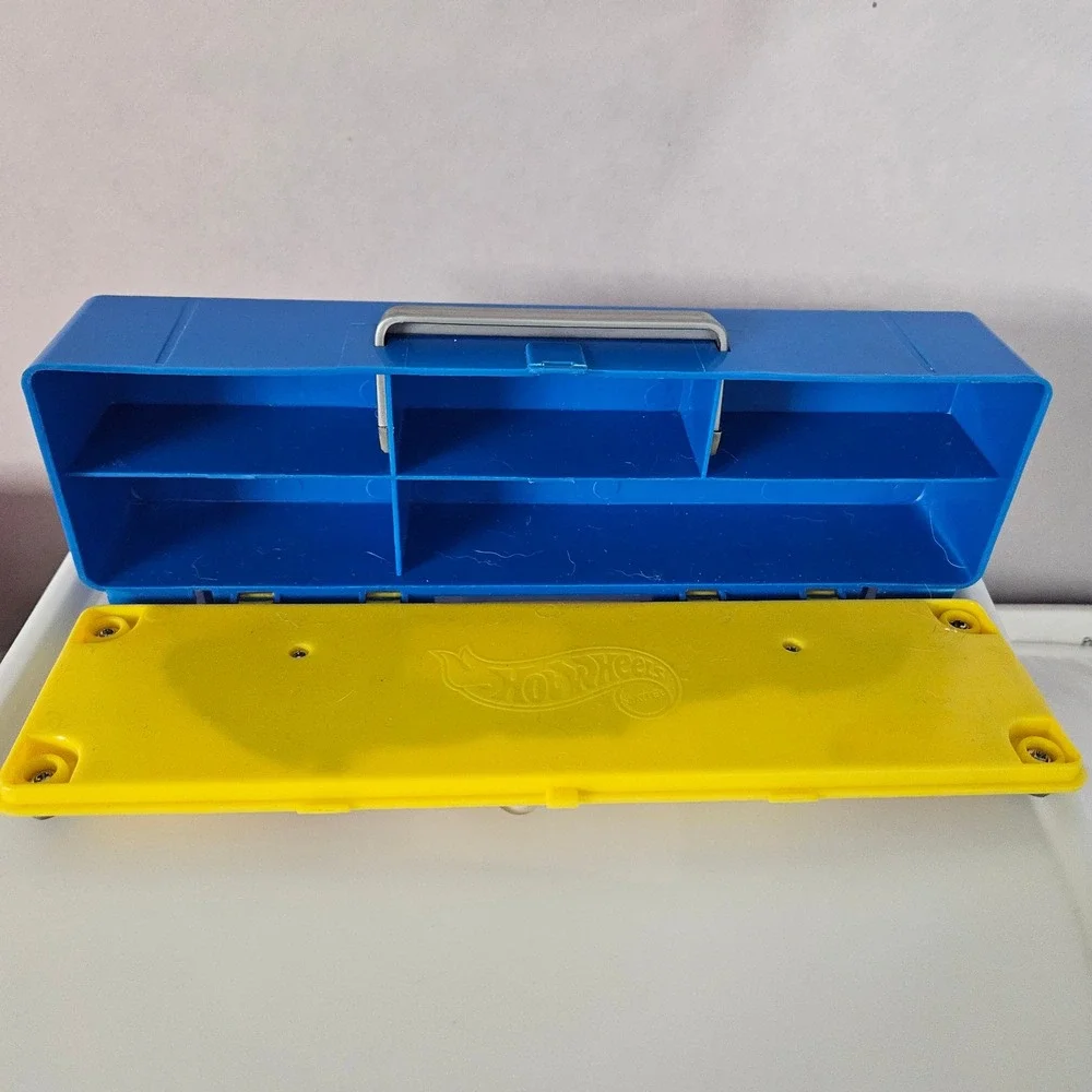 Hot Wheels Vintage Saltflat Racer 6 Car Case Blue Yellow 1999 Tara Toy 20015